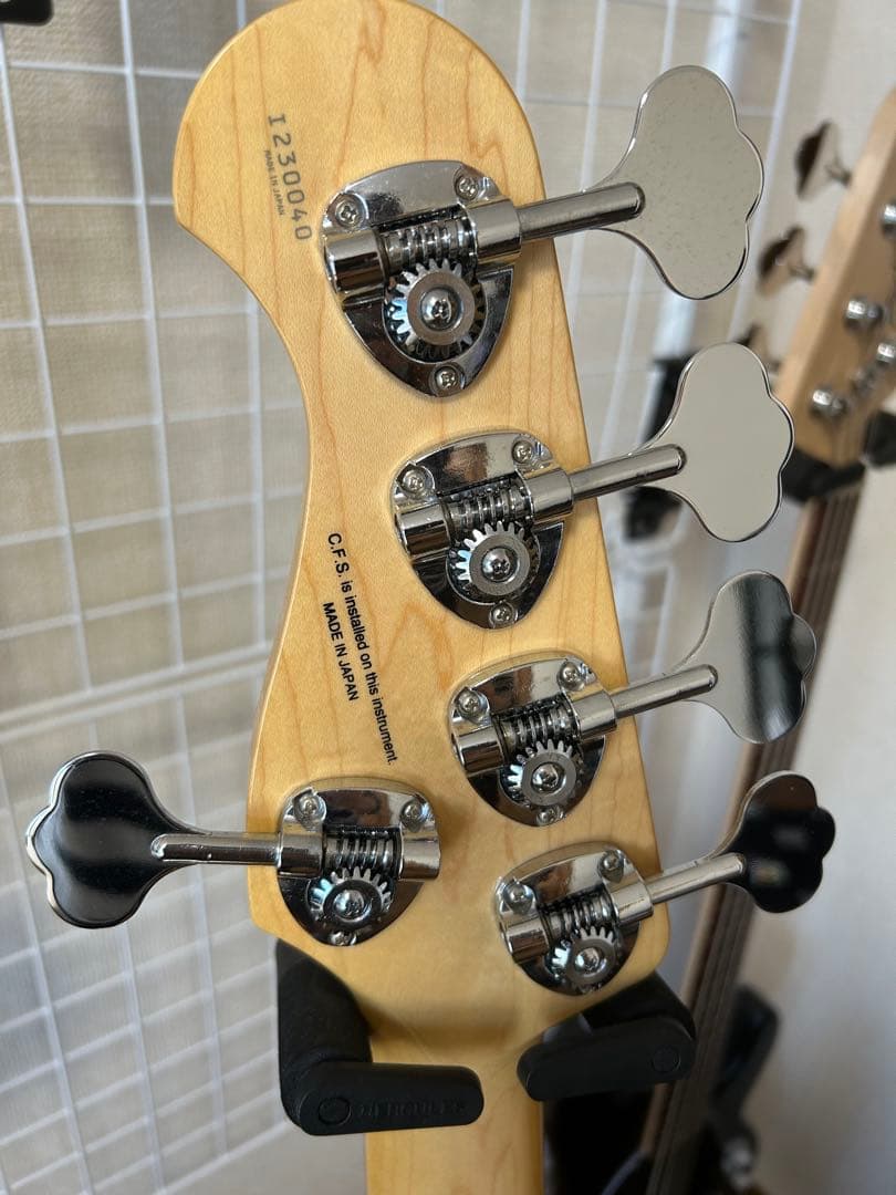 美品　FGN エレキベース ホワイト