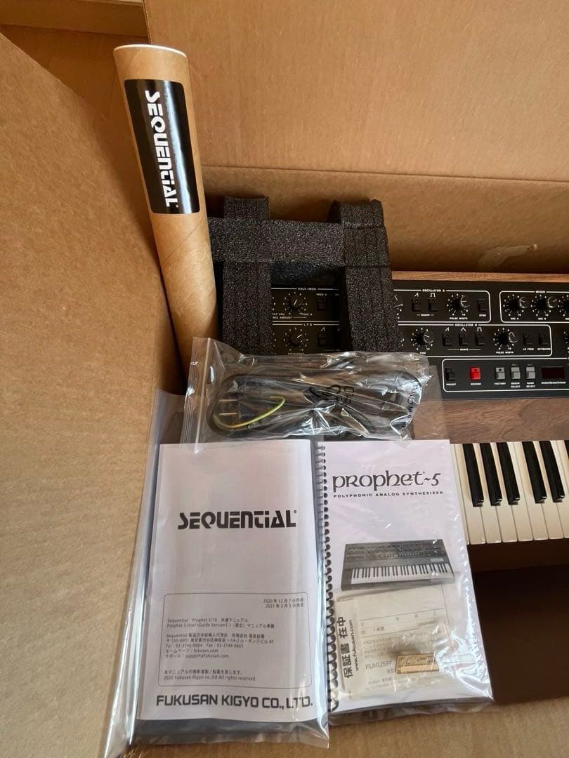 Sequential Prophet-5 Rev.4美品 アナログシンセサイザー