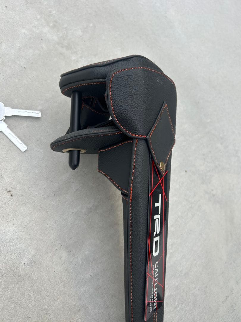 TRD ステアリングロック CAUTION付き