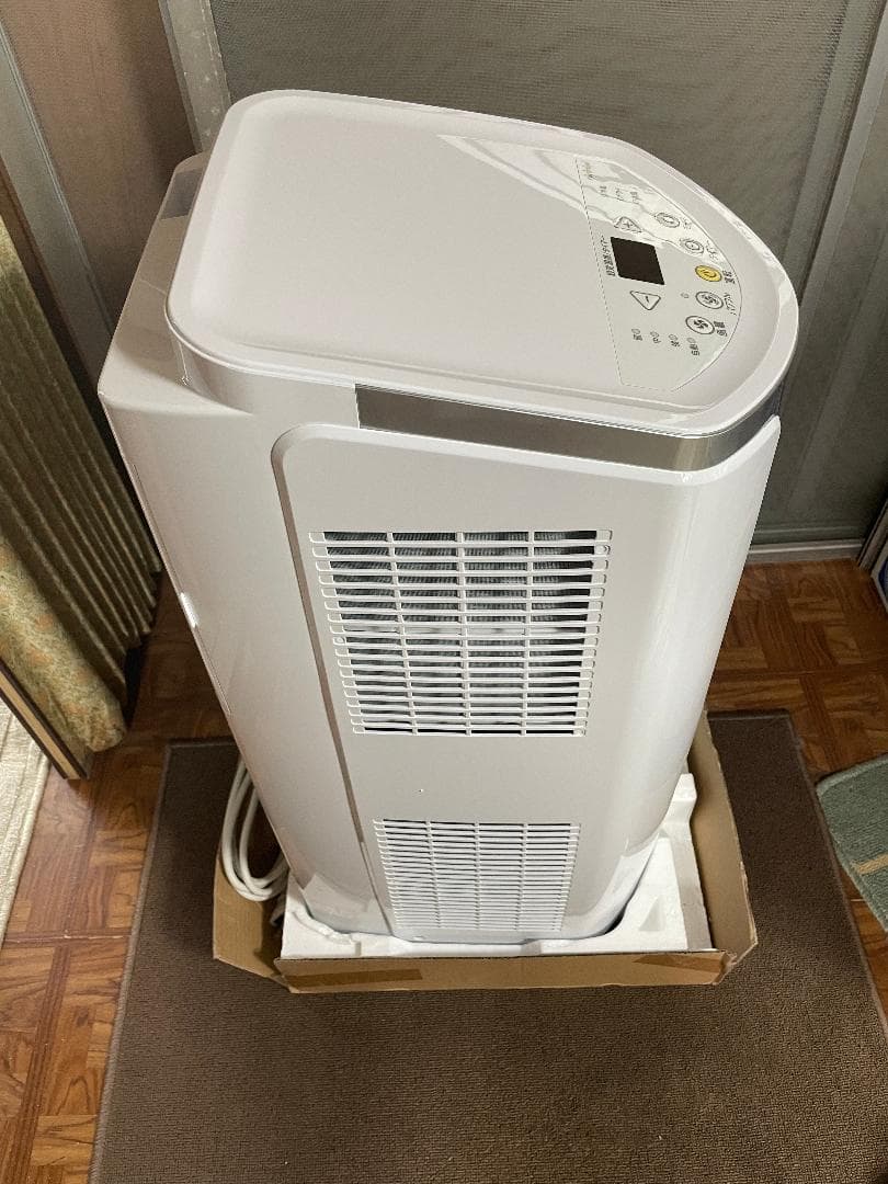 トヨトミ スポットクーラー TAD-2223 ホワイト 2023年製