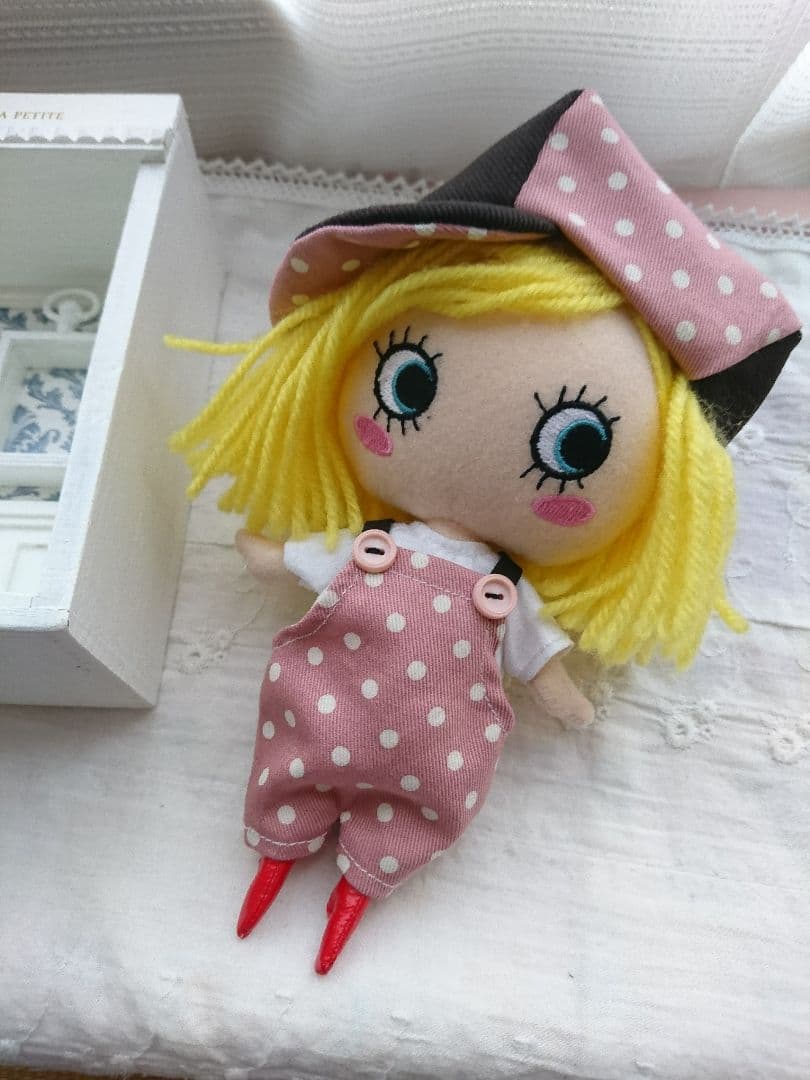 イーマリー イルメール ピンクドットと茶色のキャスケット＆サロペット