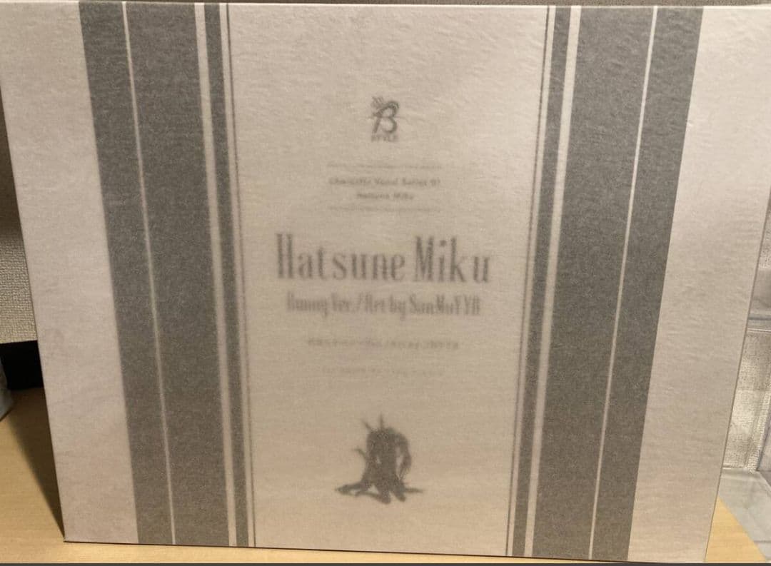 初音ミクバニーVer. Art by 三目YYB 1/4 スケールフィギュア