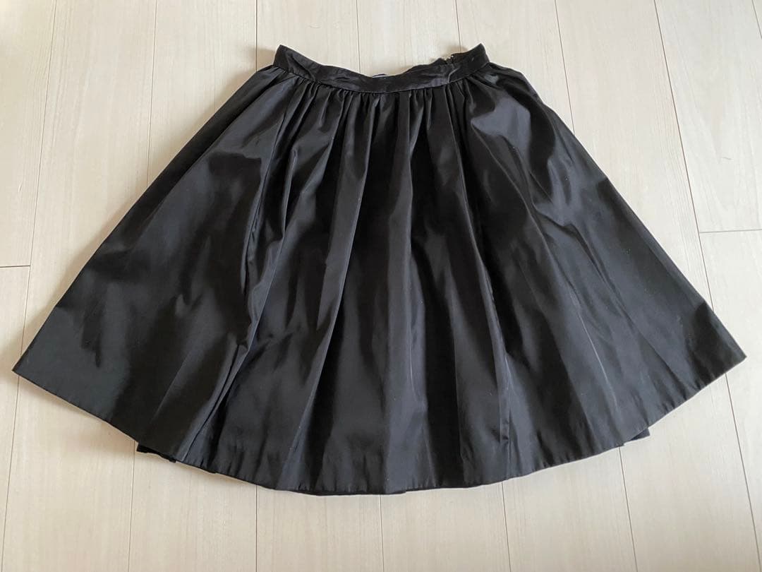 PRADA 黒 フレアスカート ひざ丈 38