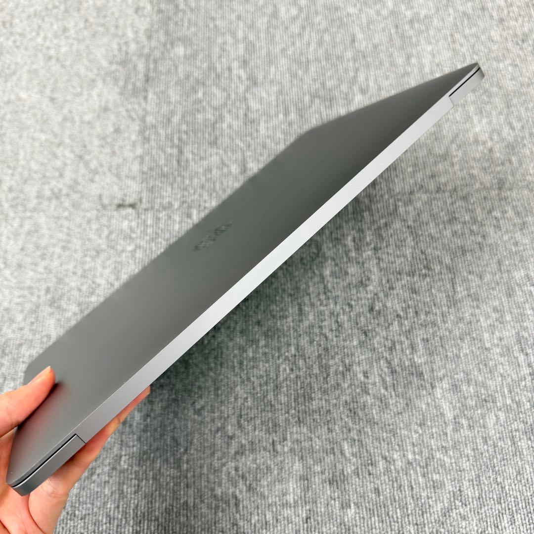 MacBook Pro 2019 13インチ 8GB / 256Gスペースグレイ