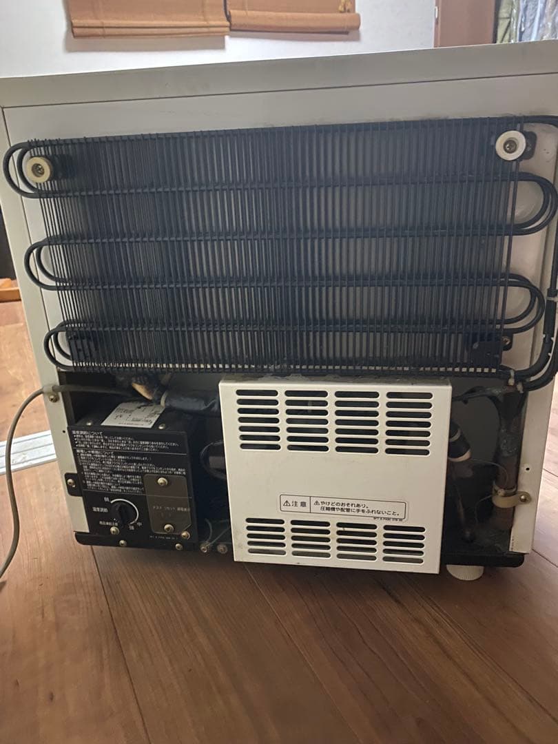 サンヨ小型冷蔵ショーケース冷凍にもOK-10℃今は販売してない かなりめじらしい