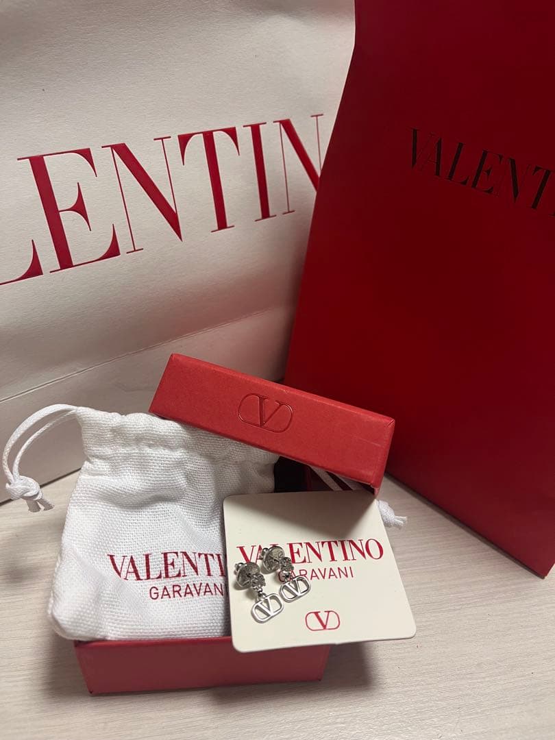 【超美品】ヴァレンティノシルバーピアス