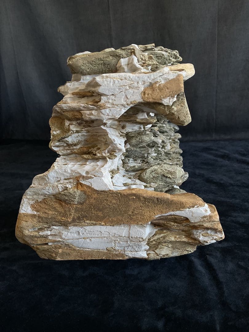 素晴らしい！奇岩水石/パワーストーン/さざれ石/鉱物見本