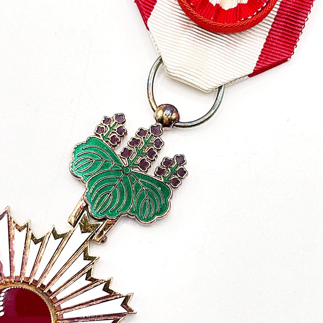 勲章 勲四等旭日小綬章 本体のみ 旧日本軍 ミリタリー