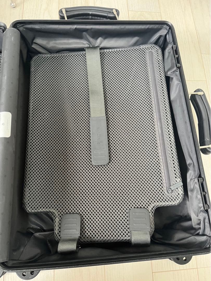 ブラックキャリーケース ダイヤル式ロック付き