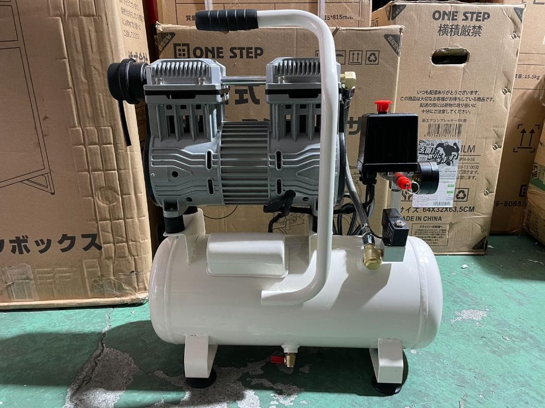 中古エアコンコンプレッサー 100v　静音　小型　オイルレス　12L