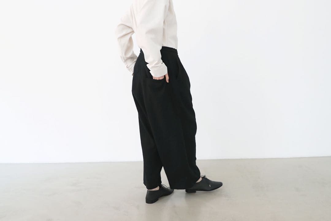 vu ヴウ wide silhouette pants サイズ2