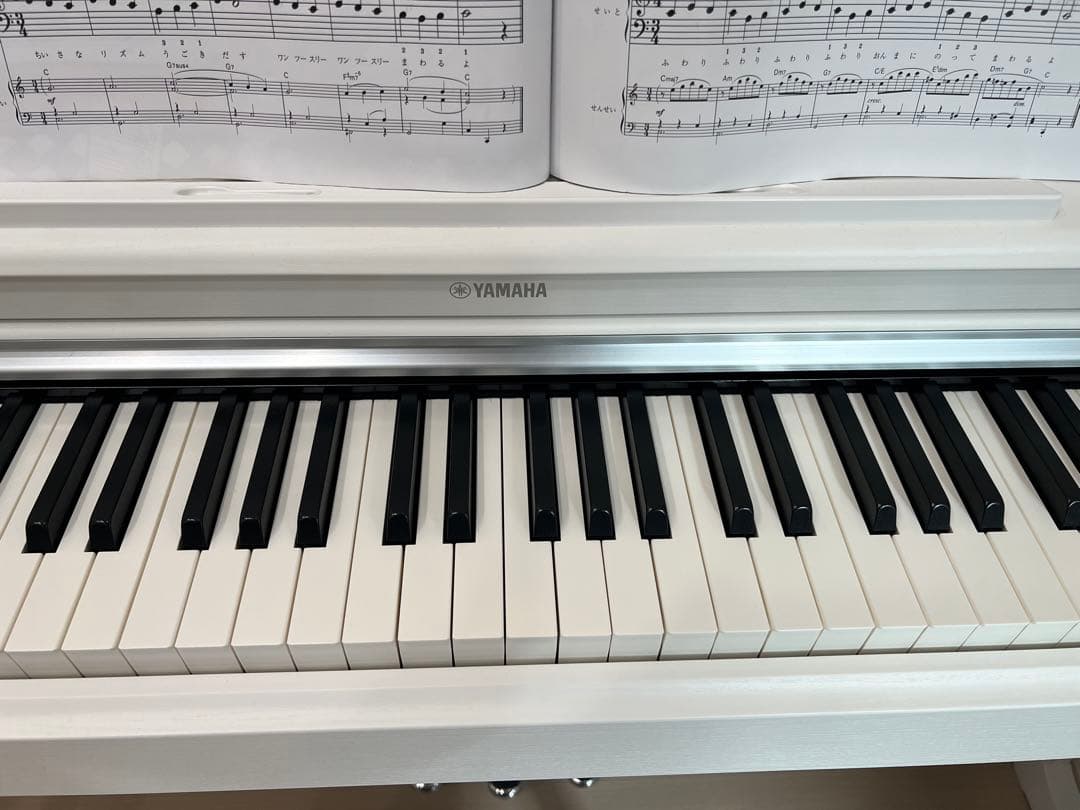 Yamaha ホワイトデジタルピアノ 88鍵 椅子付き