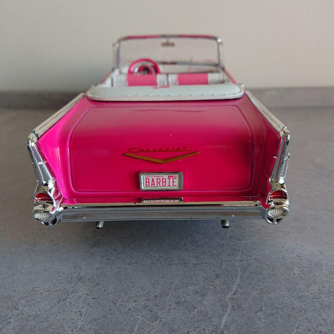 1/18 1957 シボレーベルエア バービー