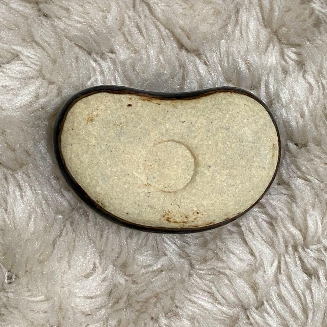 黒色　フェーブ　浦和アカシエ　ガレット・デ・ロワ