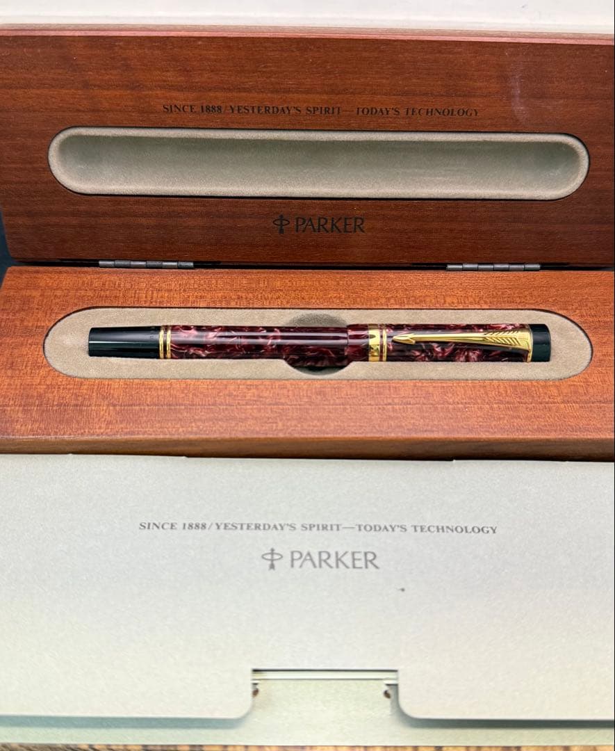 PARKER ローラーボール DUOFOLD インターナショナル レッドマーブル