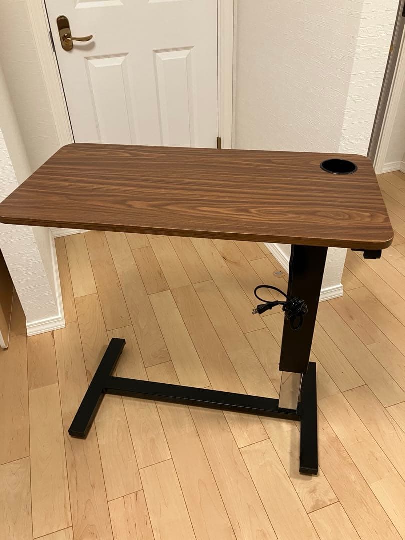 サイドテーブル(USB、コンセント付き)昇降式 / キャスター付き