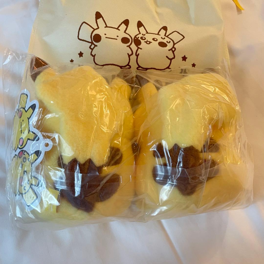 韓国限定　メタモンは変身中　ぬいぐるみ　カプセルマンション　ポケモン　ピカチュウ