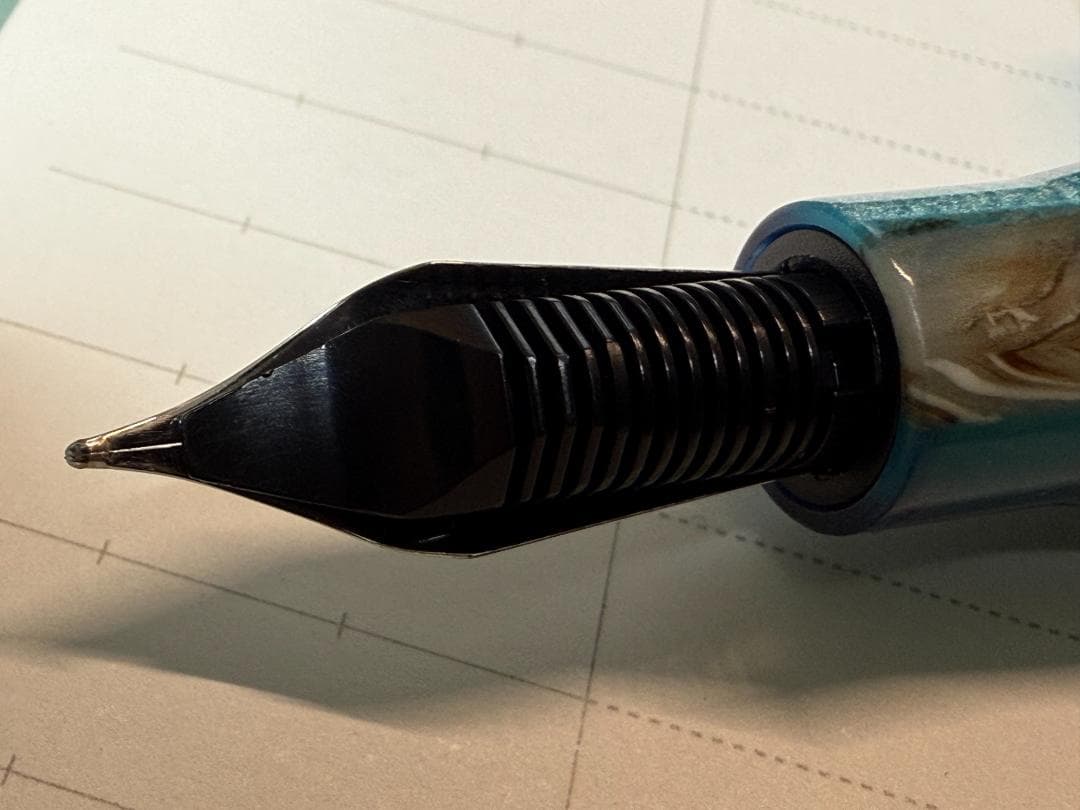 レオナルド モーメントゼロ ハワイブルー 万年筆 14Kニブ M