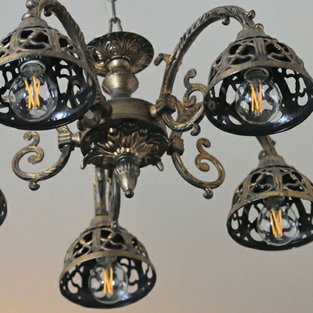 ジョグジャ　Jogjakarta ５灯シャンデリア残1点