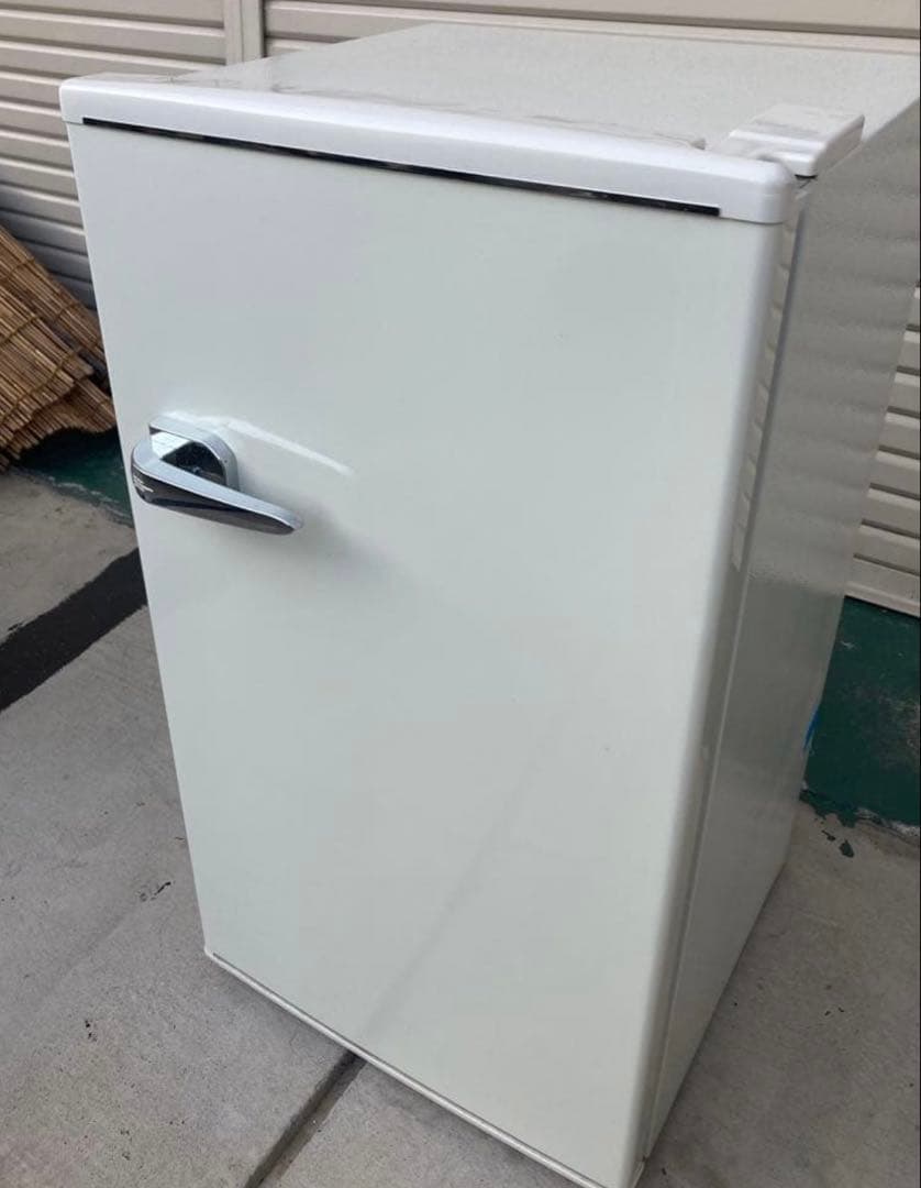 冷蔵庫 2019年　レトロ風　おしゃれ冷蔵庫　RT-185W
