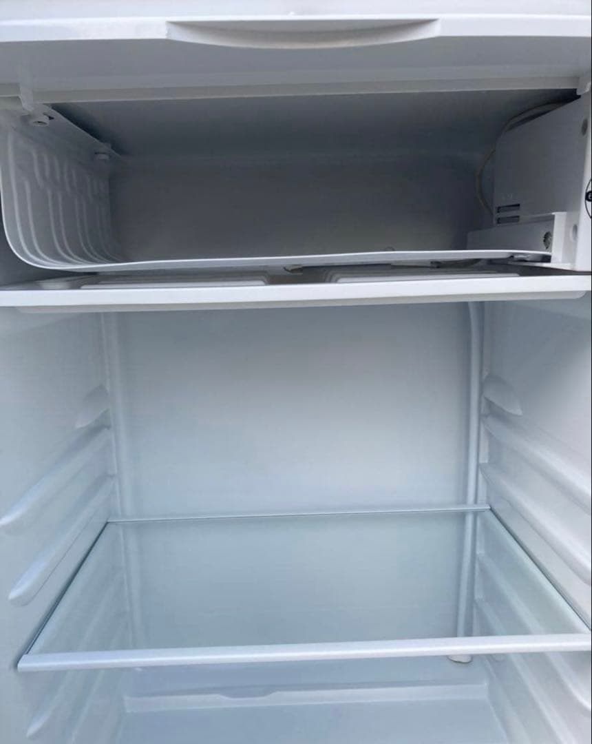 冷蔵庫 2019年　レトロ風　おしゃれ冷蔵庫　RT-185W