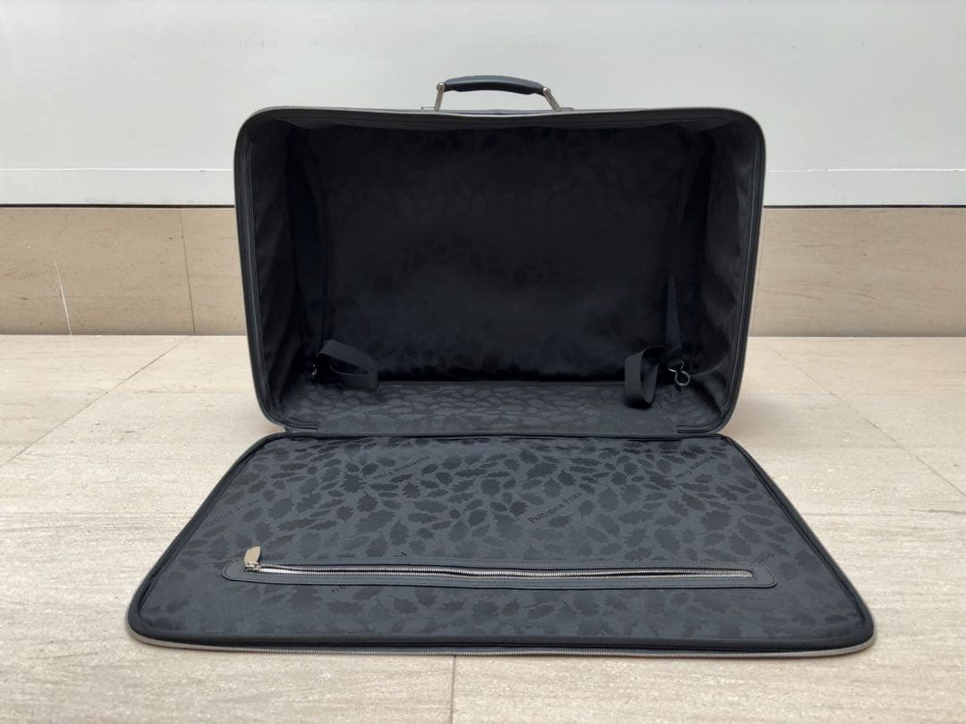 MASERATI正規 スーツケース　ポルトローナフラウ製