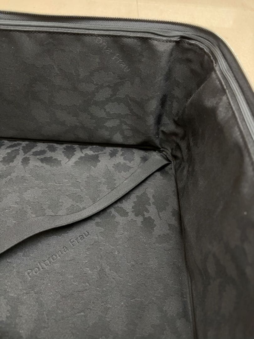 MASERATI正規 スーツケース　ポルトローナフラウ製