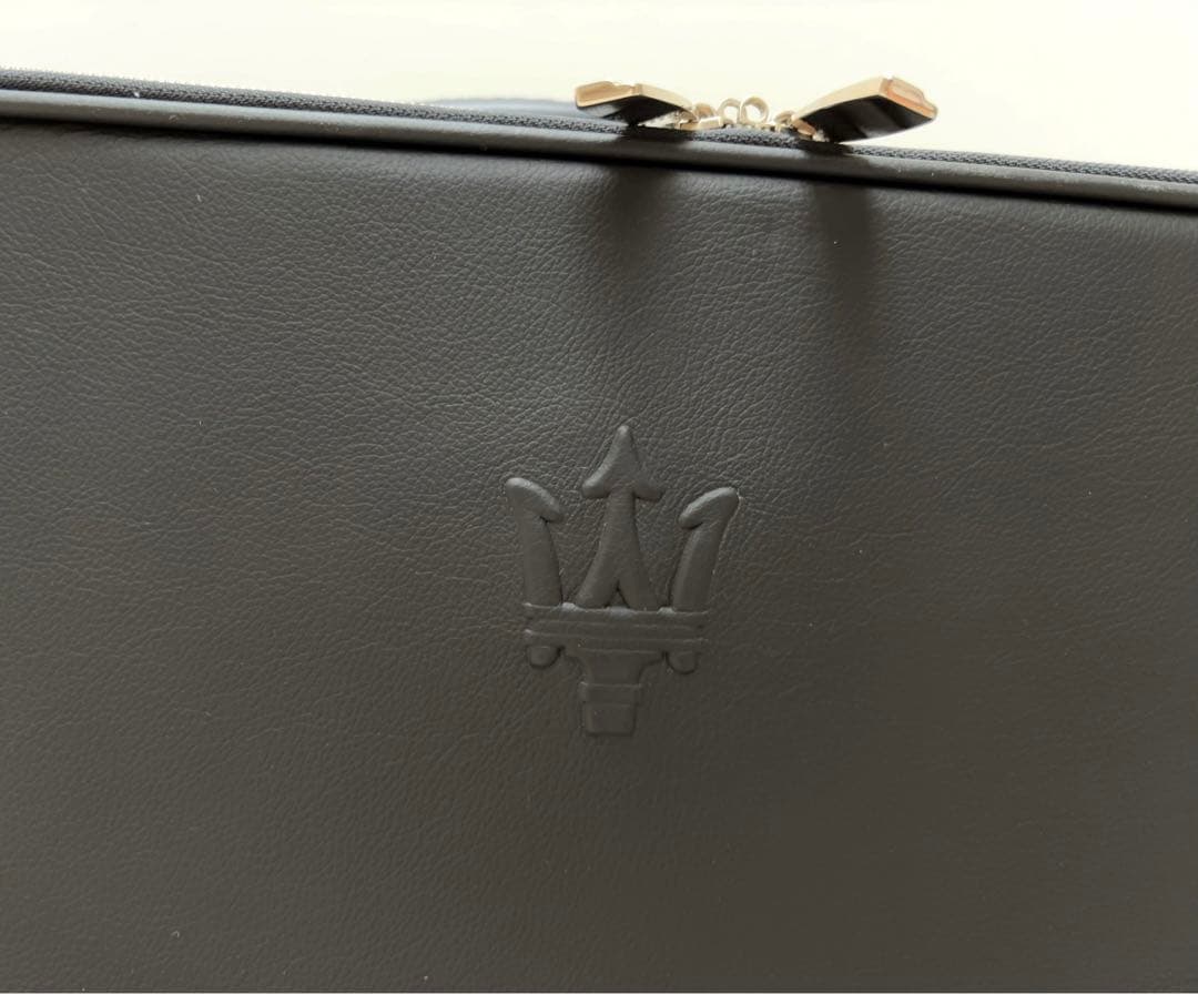 MASERATI正規 スーツケース　ポルトローナフラウ製