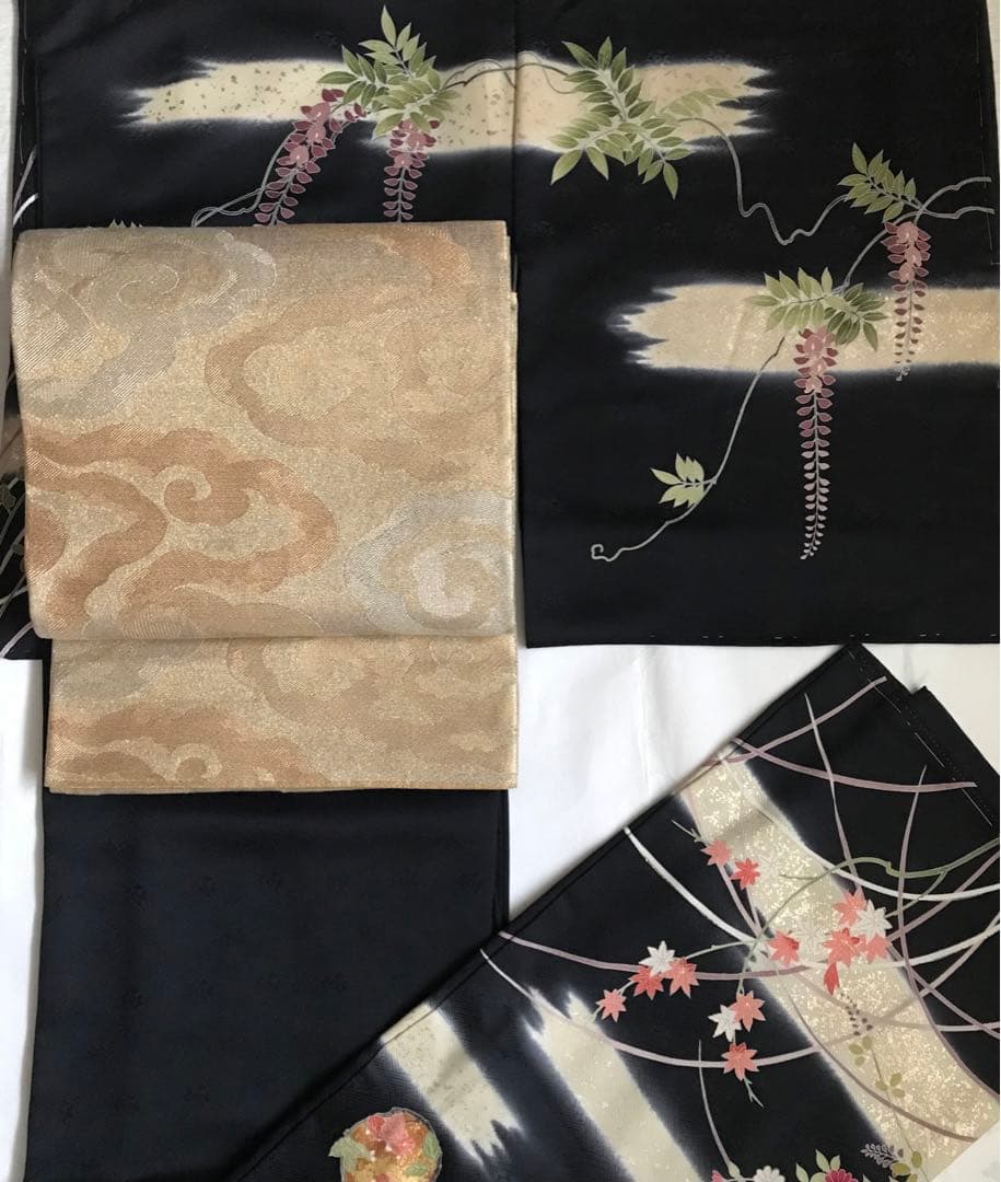 使い勝手の良いあかるい金の袋帯　瑞雲文　正絹