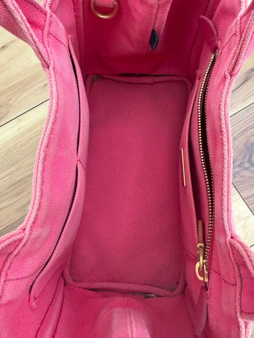 プラダ　ハンドバッグ