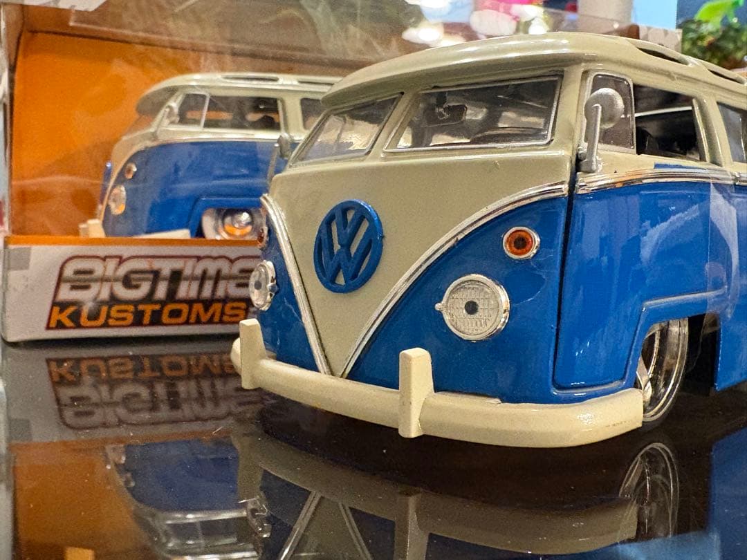 ミニカー JADATOY 1962 VOLKSWAGEN BUS