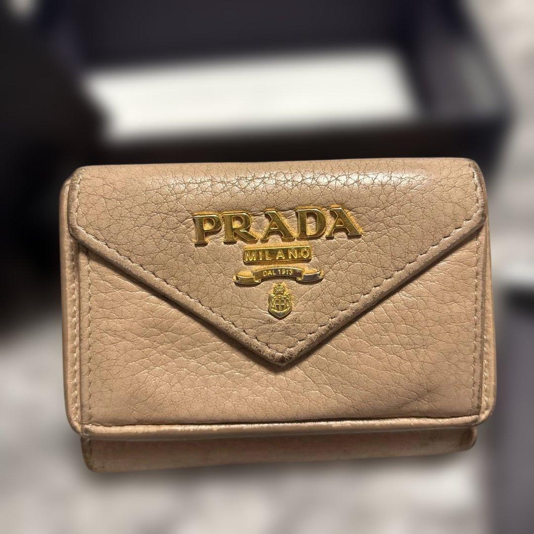 【箱付き】PRADA ピンクベージュ 三つ折り財布