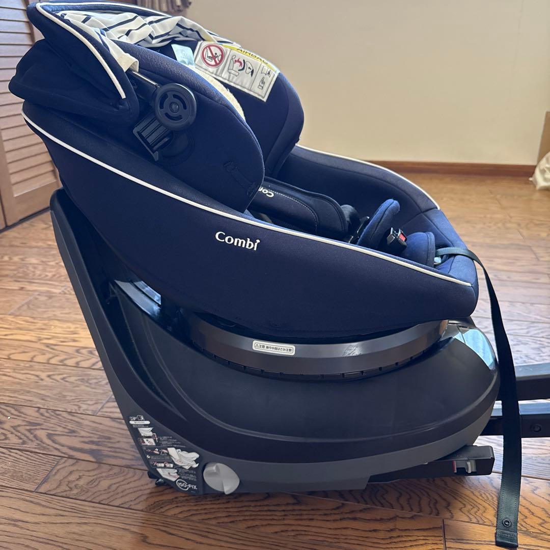 Combi チャイルドシート ネイビー　クルムーヴ スマート ISOFIX