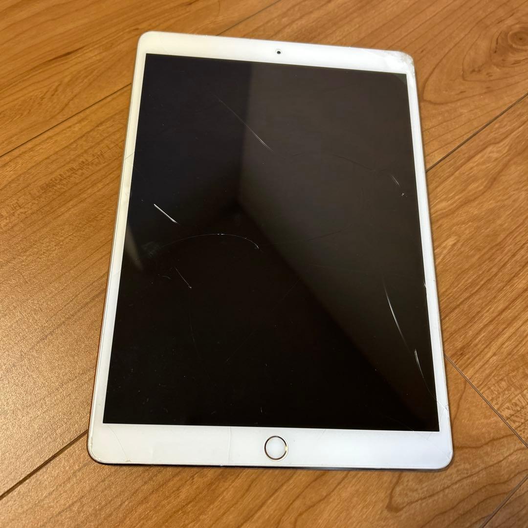 iPad ゴールド 画面にひび割れあり