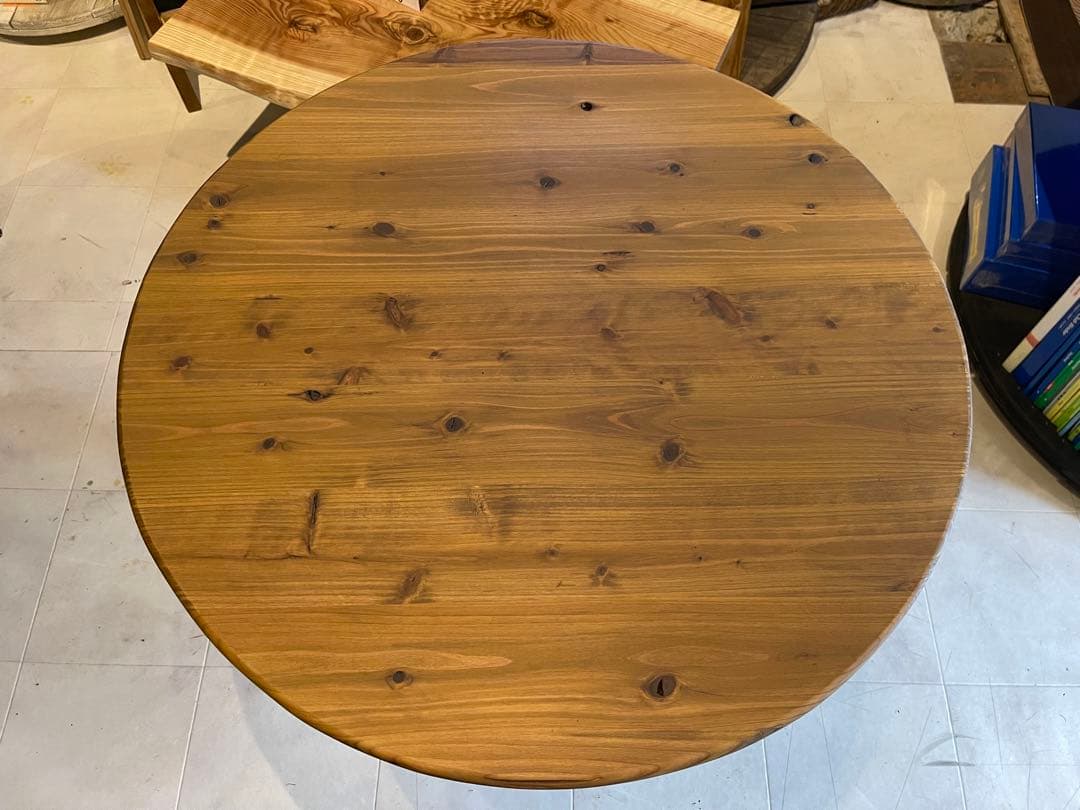 円形木製テーブル　テーブル　リビングテーブル　ダークウォールナット　丸型　円卓
