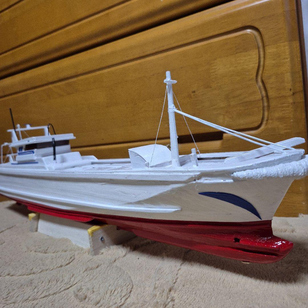 船の模型 ホワイトとレッド漁船