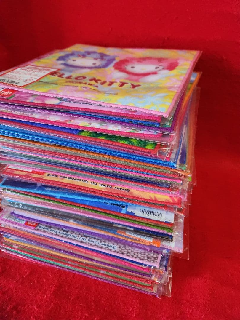 サンリオ　ハローキティ　ご当地プチタオル　まとめ　８９枚セット　キティちゃん