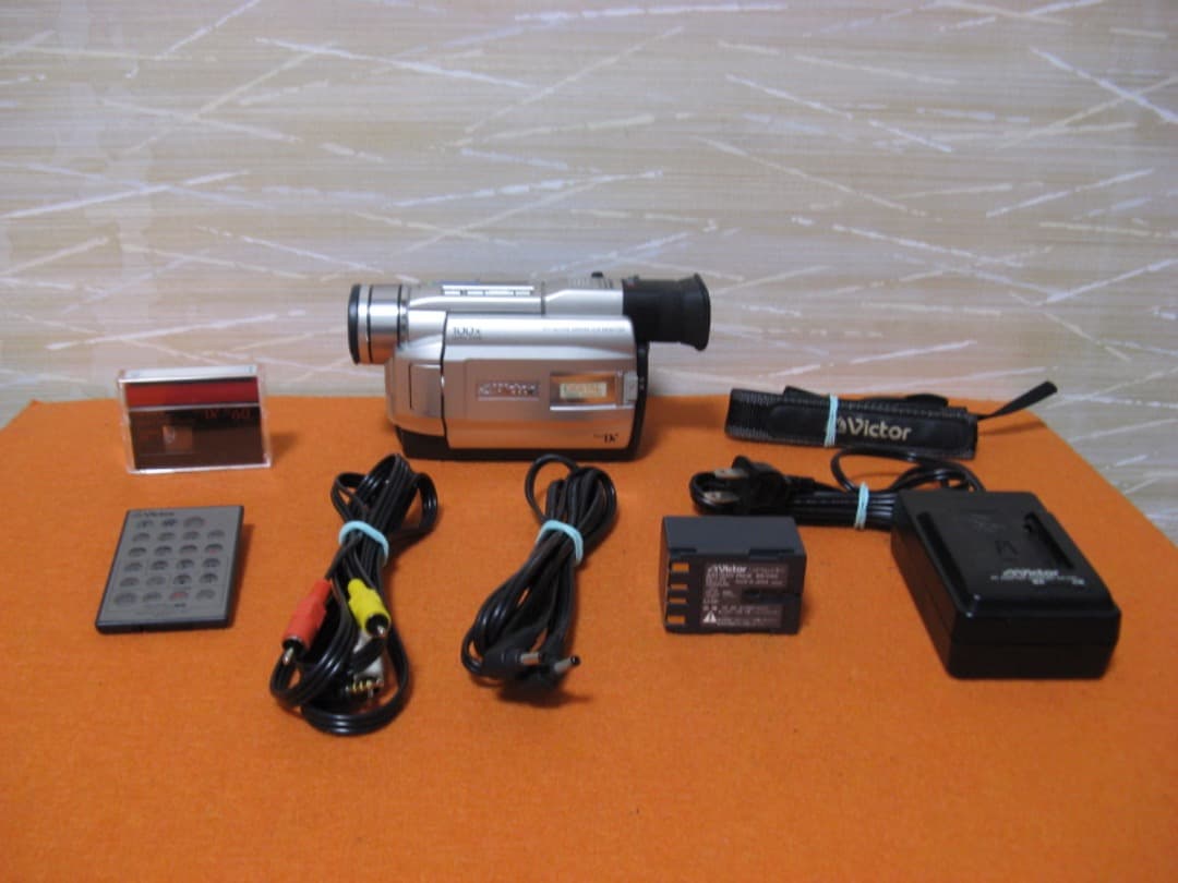 動作OK!☆VictorのMiniDV/デジタルビデオカメラ・GR-DVA10