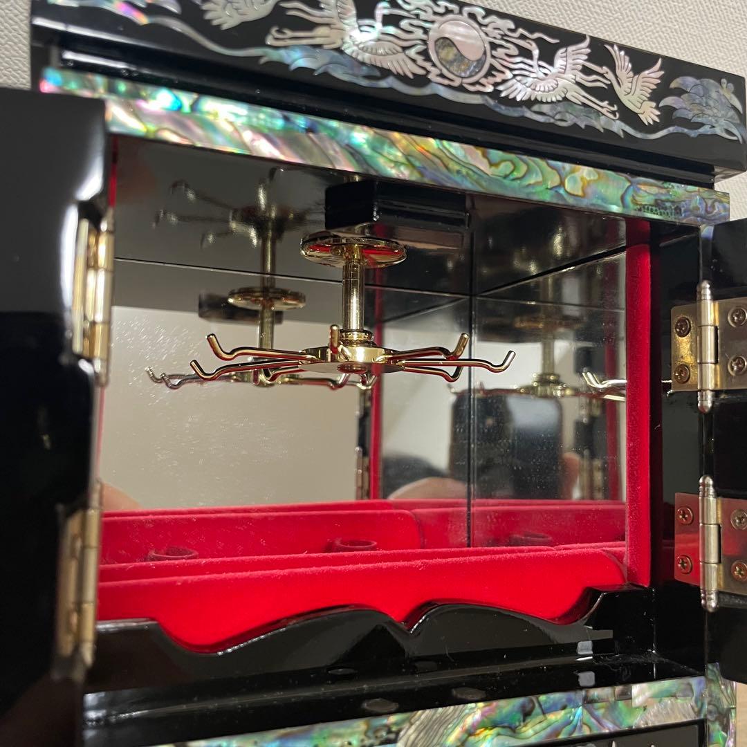 ★美品★ ジュエリーボックス 小箪笥 漆塗り 鶴　松　貝装飾 韓国工芸 螺鈿細工