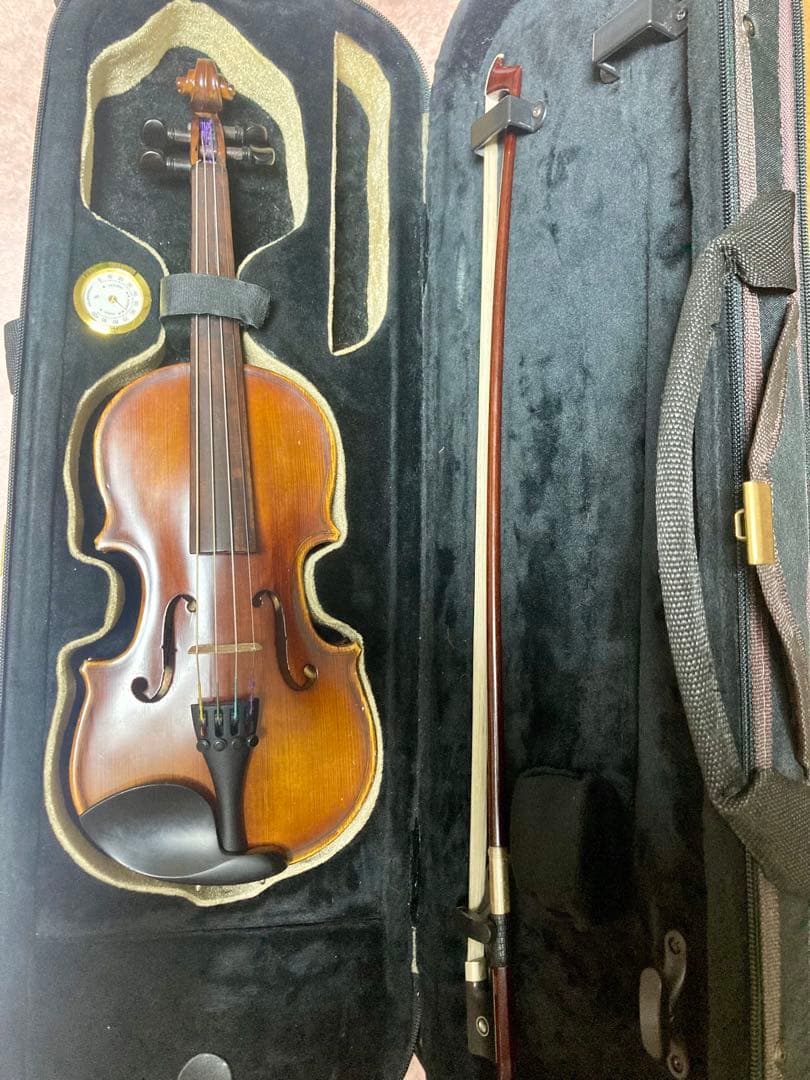 SUZUKIバイオリン本体と弓、ハードケース付き1/8