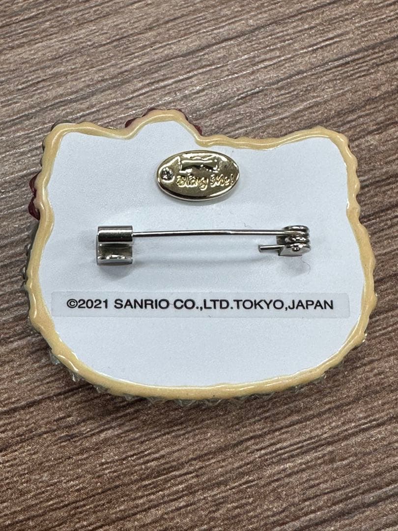 トロ‼️Bling Me! ハローキティ スワロフスキー　ブローチ
