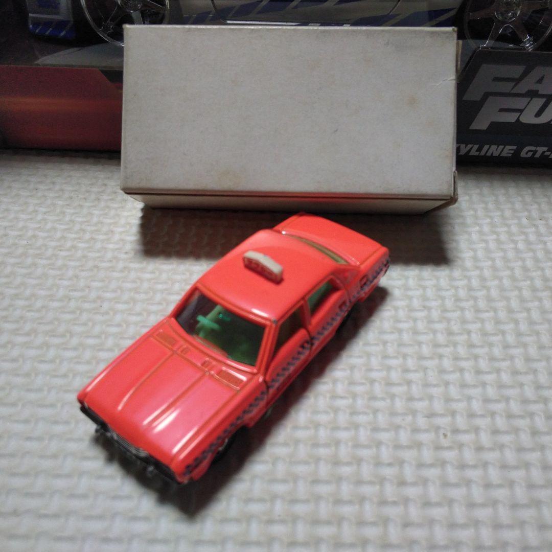 トミカ セドリックタクシー 蛍光