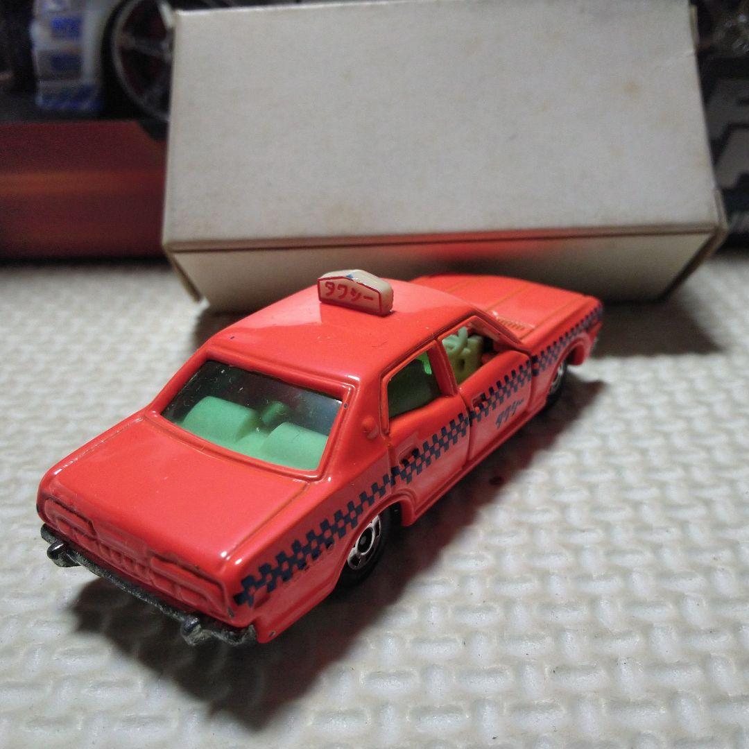 トミカ セドリックタクシー 蛍光