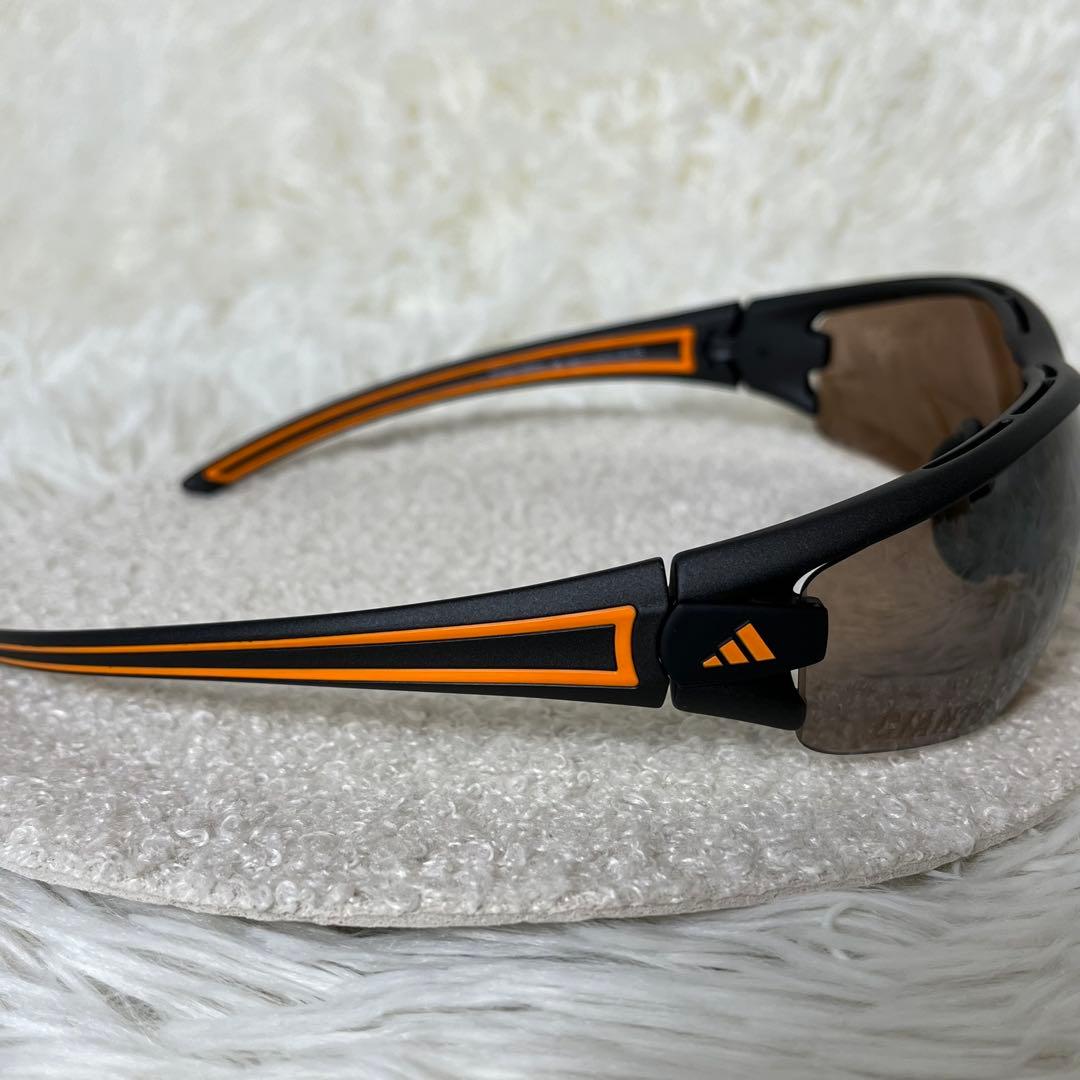 新品未使用　限定生産モデル　adidas ジャイアンツ　コラボ　サングラス