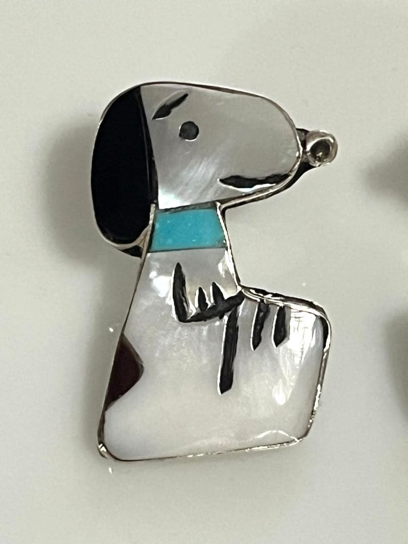 ZUNI Shenel Comosona スヌーピー　ピアス