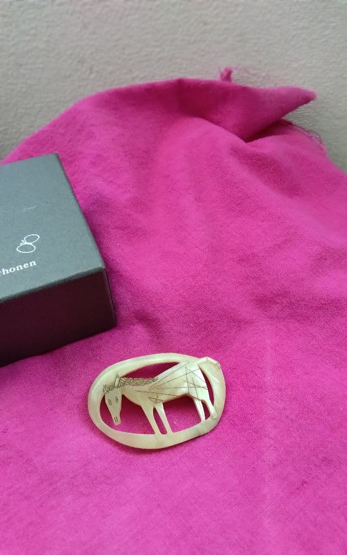 mina perhonen ブローチ　\"oasis\" 水牛角　正規品