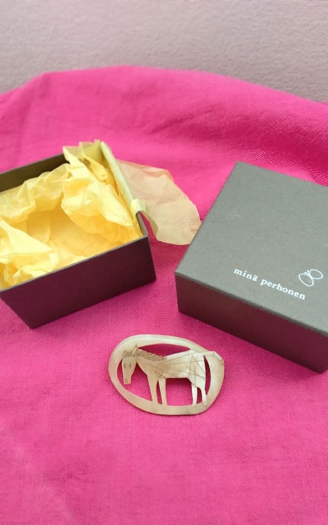 mina perhonen ブローチ　\"oasis\" 水牛角　正規品