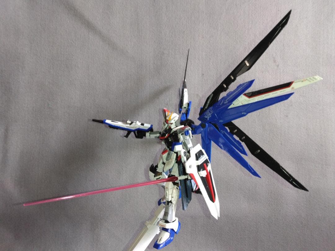 正月価格【塗装済 完成品】RG 1/144 フリーダムガンダム 光沢塗