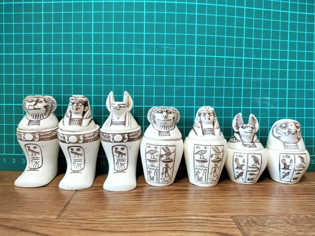 ラムセス大王展　カノプス壺　壷　古代エジプト　置物