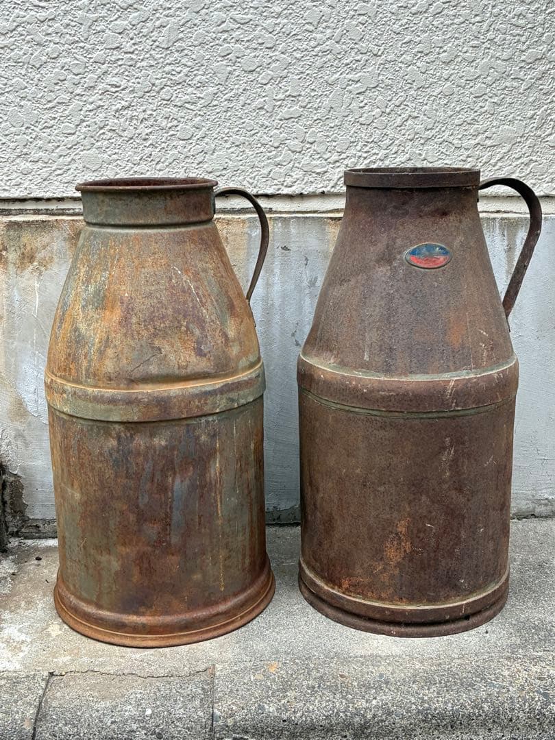 「アンティーク風 大型ブリキ製ミルク缶 2個セット レトロ インテリアにも◎」